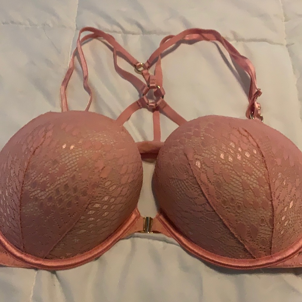 NWOT Victoria secret bombshell bra size 38C pink
